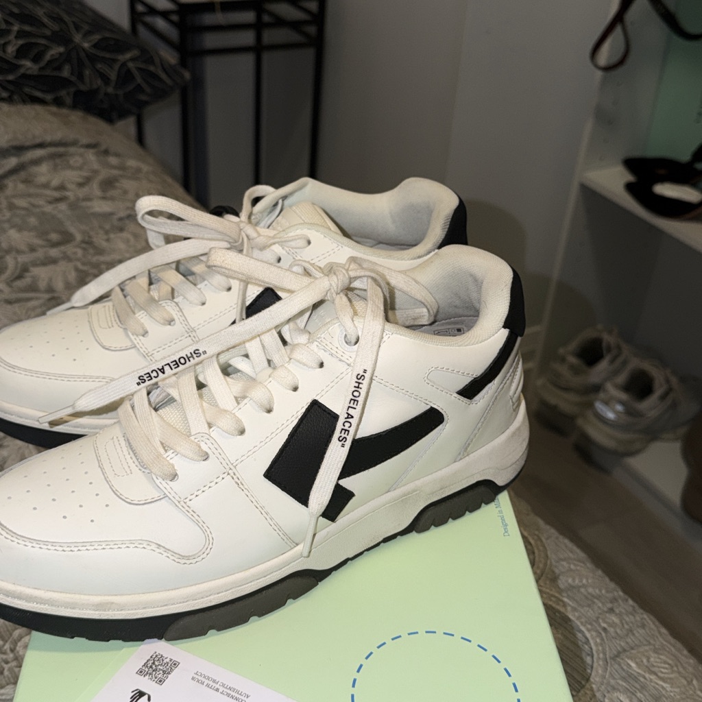Off- White Men's White And Black Low-Top Sneakers